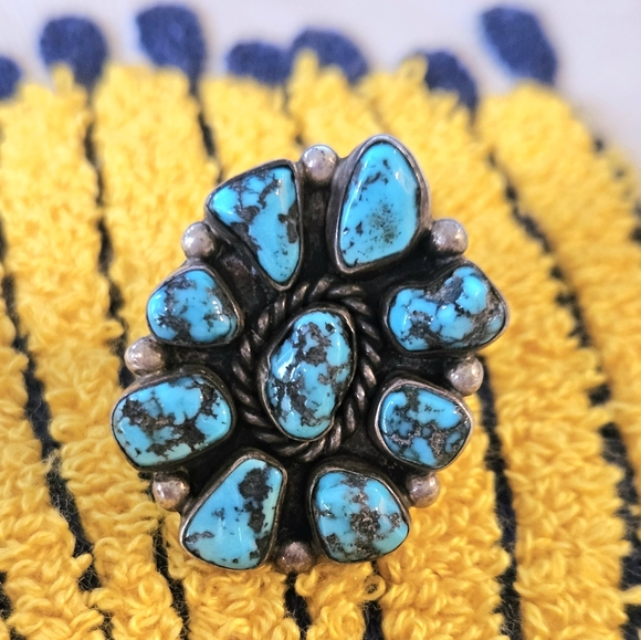 Vintage Sterling Silver Navajo Turquoise Ring - Picture 2 of 6